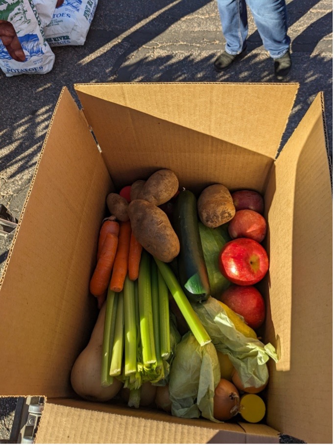 box of food for Fresh Thanks Day