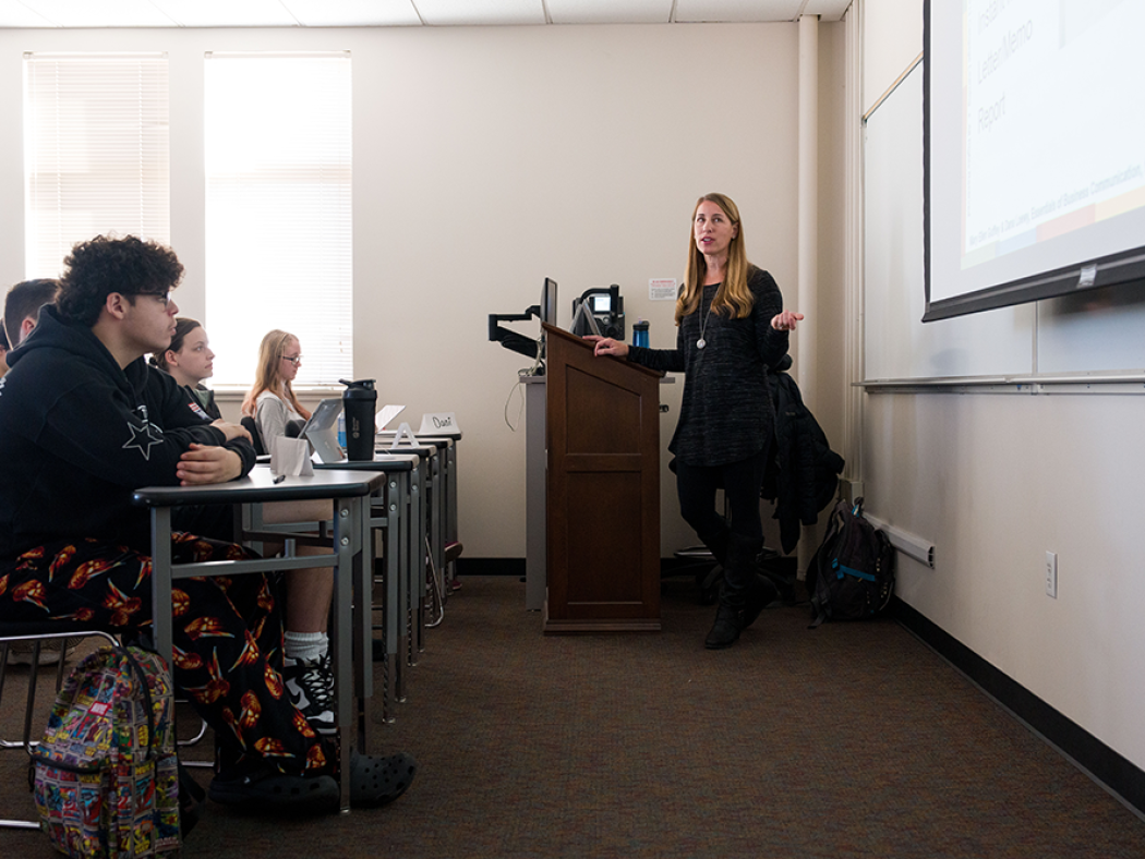 Students sitting in an ACC business class at the Littleton Campus.