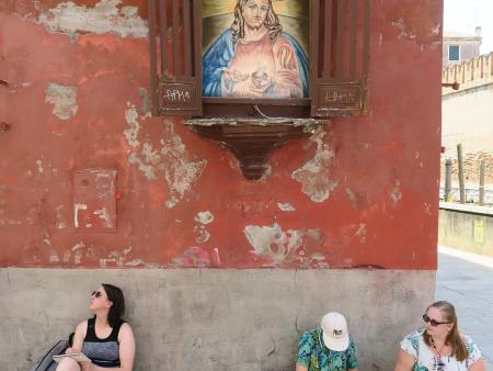 Students sketching - Italy 2019