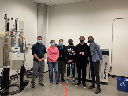 The ACC Chemistry Research Scholars group at CU Denver using the 400 MHz NMR. 