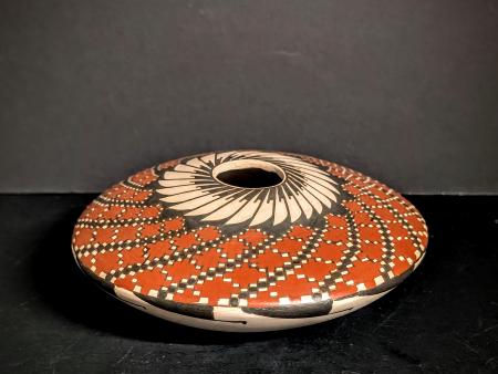 Martinez, Javier - Native American Pot "Butterfly"