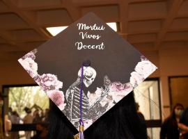 Graduation cap - mortui vivos docent