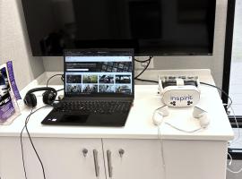 ACC Mobile Learning Lab VR headset and TV monitor
