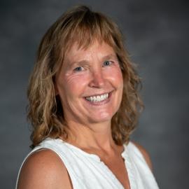 Photo of Lisa Barnes